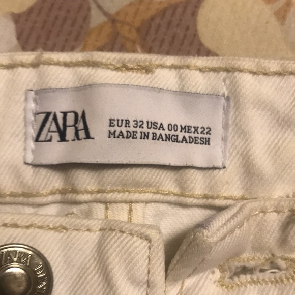 Zara white button jeans - Picture 3 of 3